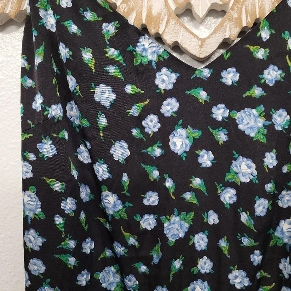 Betsey Johnson Satin Pleated Floral Printed Midi Dress - Picture 7 of 13